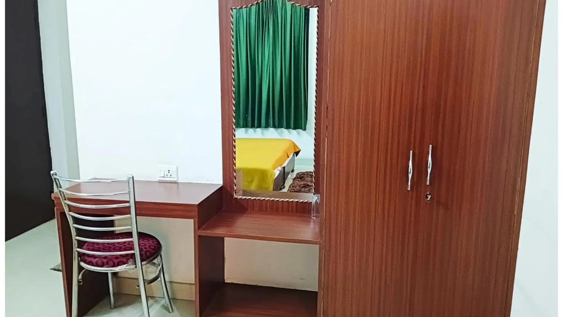 Varanasi Hotel # Varuna Stay Varanasi Near Varuna River And Kashi Vishwanath Temple -Restaurant & Parking Facilities Wifi Service - A Premium Hotel In Varanasi
